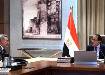 السفير الإيطالي ميكيلي كواروني يشيد بصفقة رأس الحكمة في مصر 3
