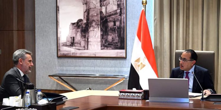 السفير الإيطالي ميكيلي كواروني يشيد بصفقة رأس الحكمة في مصر 1