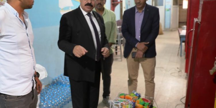 في لفتة إنسانية.. محافظ أسوان يوزع الحلوى على الأطفال بدور الرعاية بمناسبة شهر رمضان 1
