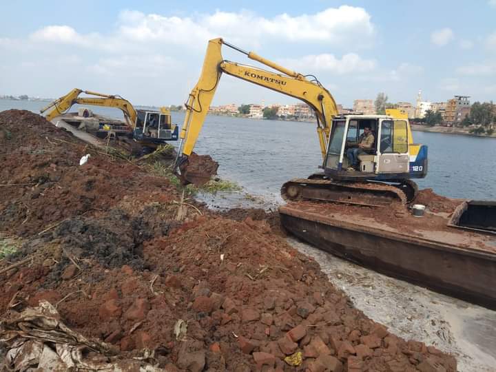 وزير الري يتابع أعمال تطوير وإزالة التعديات على مجرى نهر النيل 2