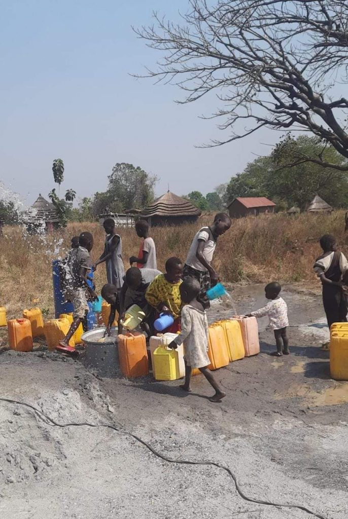 الري: البدء في تنفيذ 5 محطات مياه شرب جوفية بجنوب السودان 3