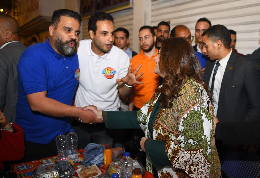 وزيرة الهجرة تشارك في "إفطار المطرية".. وتؤكد: مصر علمت العالم المحبة والتسامح  5