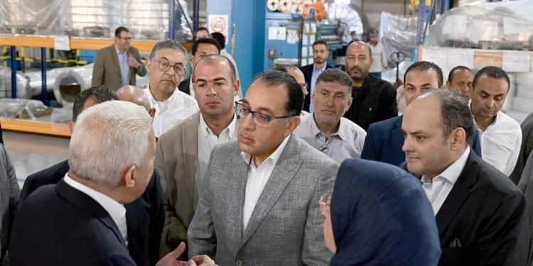 رئيس الوزراء يزور مصنع "السويدي" للمحولات الكهربائية بالعاشر من رمضان 1