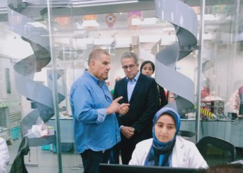 مرشح مصر لليونسكو في زيارة لمستشفى 57357.. ويطلع على أحدث تكنولوجيا عالمية لعلاج السرطان 6