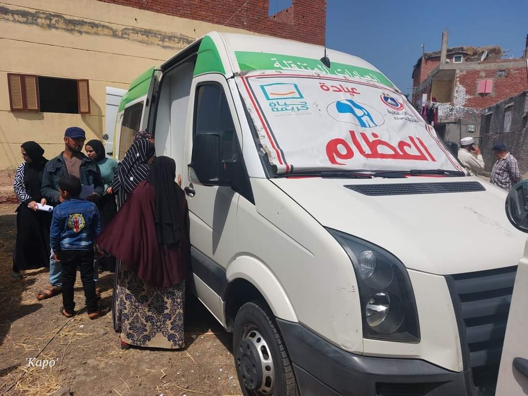 محافظة دمياط تتطلق عدد من القواقل الطبية بإحدى القرى.. وعلاج 1300 مواطن بالمجان 2