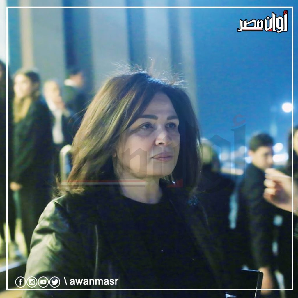 يستقبلهم علاء وجمال.. وزراء وفنانين في عزاء شقيق سوزان مبارك (صور) 7