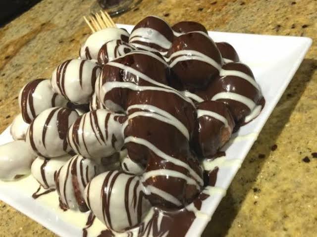 الحلو في اليوم الخامس عشر من رمضان.. طريقة عمل الزلابية بالشوكولاتة 3