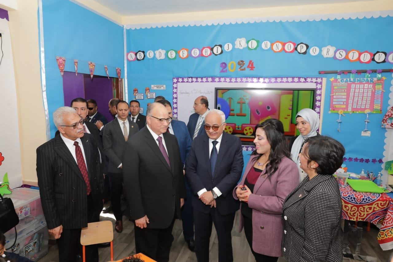 وزير التعليم ومحافظ القاهرة يفتتحان مدرسة مصر المتكاملة للغات EILS بالزيتون 2