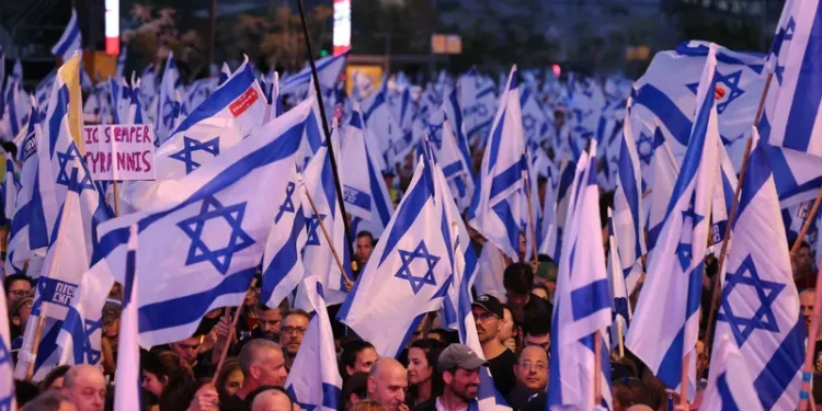 احتجاجات إسرائيلية داخل تل أبيب ومطالب بإسقاط حكومة نتنياهو 1