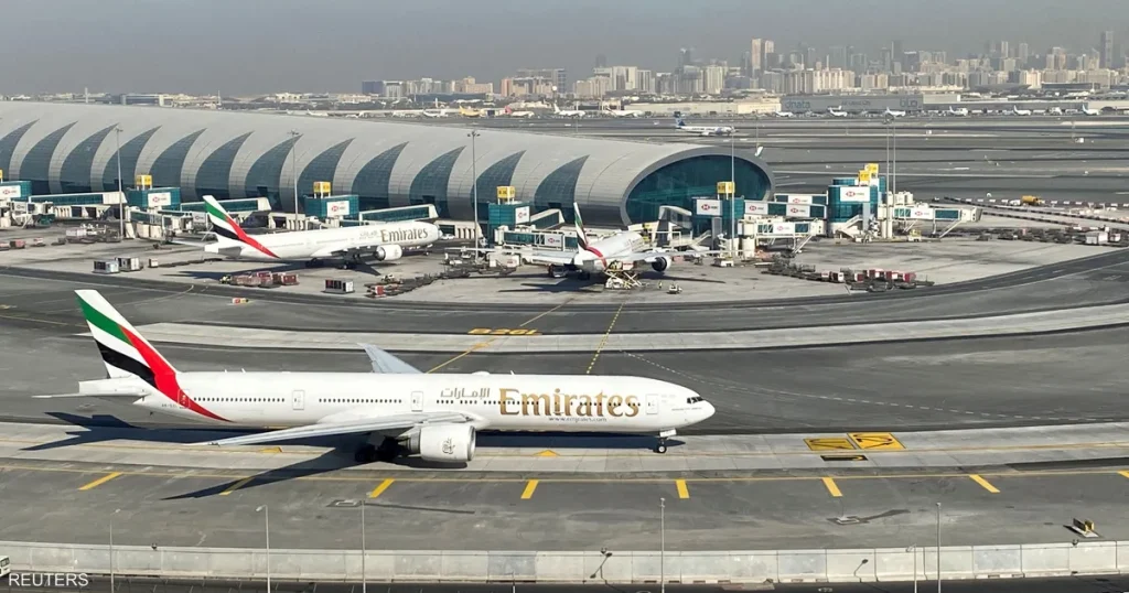 رسالة هامة من مطار دبي للمسافرين بعد إلغاء 150 رحلة بسبب سوء الطقس 1