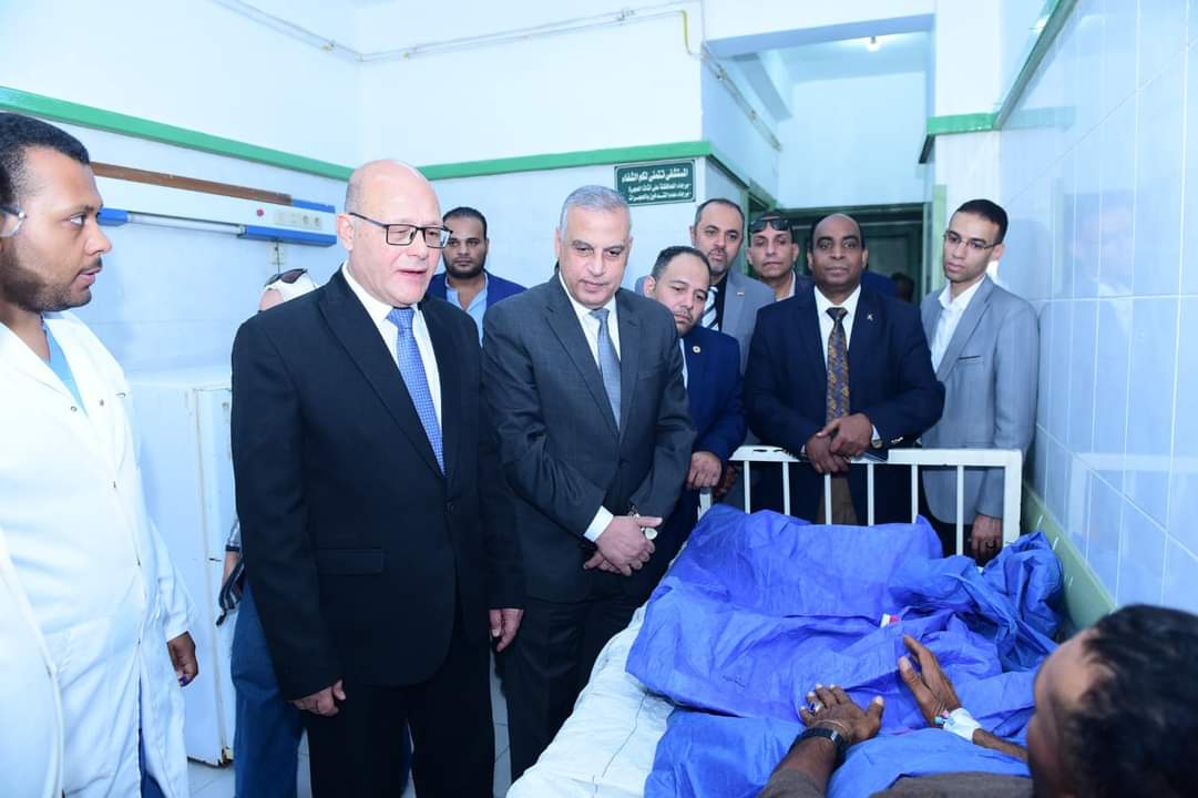 محافظ سوهاج يزور مصابي غزة بالمستشفى الجامعي 1