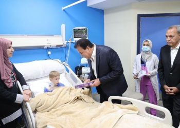 وزير الصحة: مبادرة «أطفالنا حياة» تستهدف استقبال وعلاج 1000 طفل من مصابي أحداث غزة