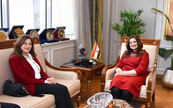 وزيرة الهجرة تؤكد استمرارها في دعم المستثمرين المصريين الراغبين في الاستثمار بمصر