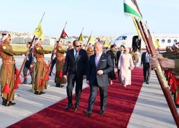 الرئيس السيسي وقرينته في زيارة هامة للأردن.. والملك في استقبالهما 3