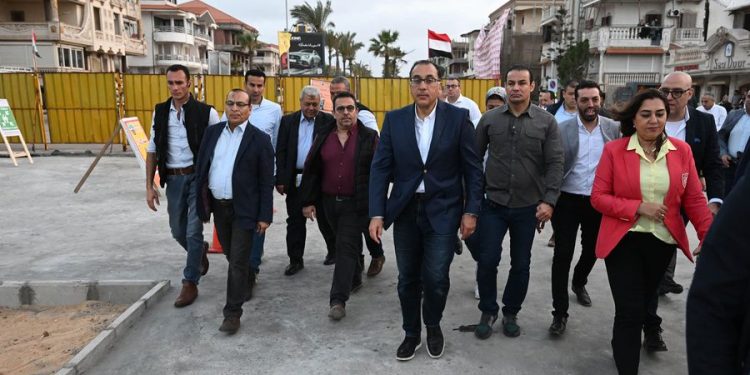 الحمصاني يكشف تفاصيل زيارة رئيس الحكومة لـ بور سعيد ودمياط ويؤكد: صادرات مصر تصل إلى قيمة 53 مليار دولارا 1