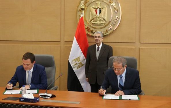 بروتوكول تعاون بين "القابضة لكهرباء مصر" و"شنايدر إليكتريك" لتحسين كفاءة الشبكة