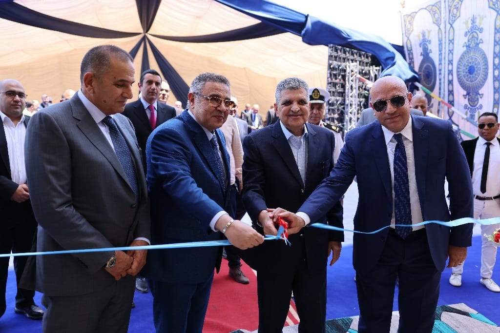 رئيس هيئة قناة السويس يشهد مراسم إفتتاح مصنع لبناء القاطرات 4