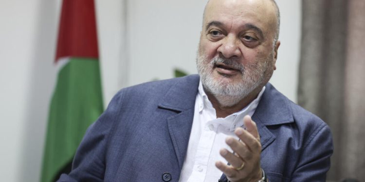 وزير الخارجية الفلسطيني السابق يدعو لمغادرة محمود عباس لصالح حكومة مؤقتة 1