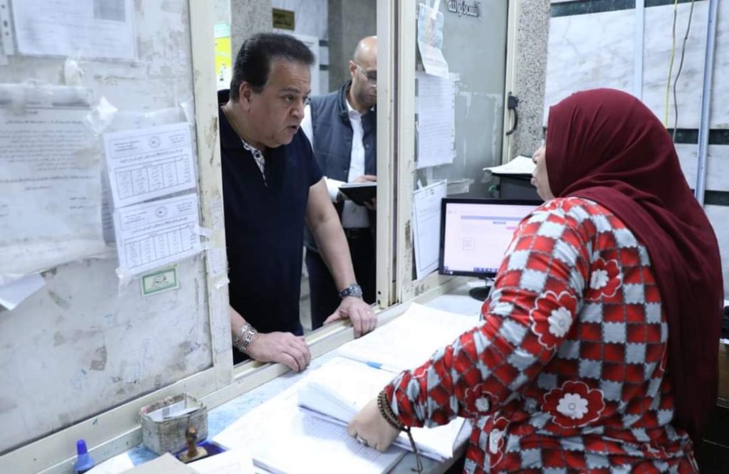 وزير الصحة يوجه برفع درجة الاستعداد القصوى لخدمة المواطنين المترددين على مستشفى 6 أكتوبر 4