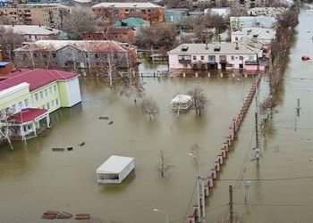 مدينة روسية تدعو إلى إجلاء جماعي بعد ارتفاع منسوب الفيضانات 2