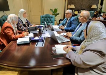 وزيرة التضامن تجتمع بقيادات قطاع الحماية الاجتماعية بالوزارة لمتابعة مشروع صكوك أضاحي 1