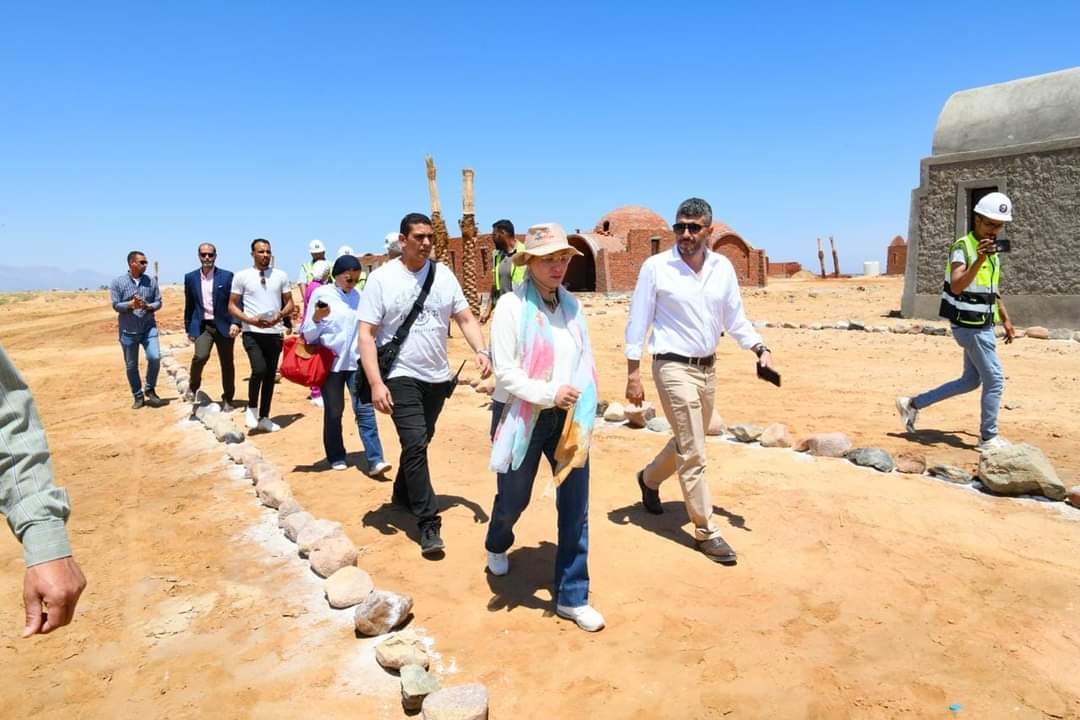 وعدنا وأوفينا .. وزيرة البيئة بناء بنية تحتية تليق بحياة كريمة للمجتمع المحلي المصري 6
