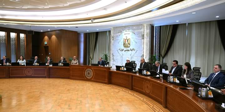 رئيس الوزراء يهنئ الرئيس السيسي بمناسبة ذكرى عيد تحرير سيناء 2
