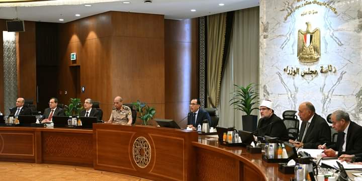 رئيس الوزراء يهنئ الرئيس السيسي بمناسبة ذكرى عيد تحرير سيناء 3