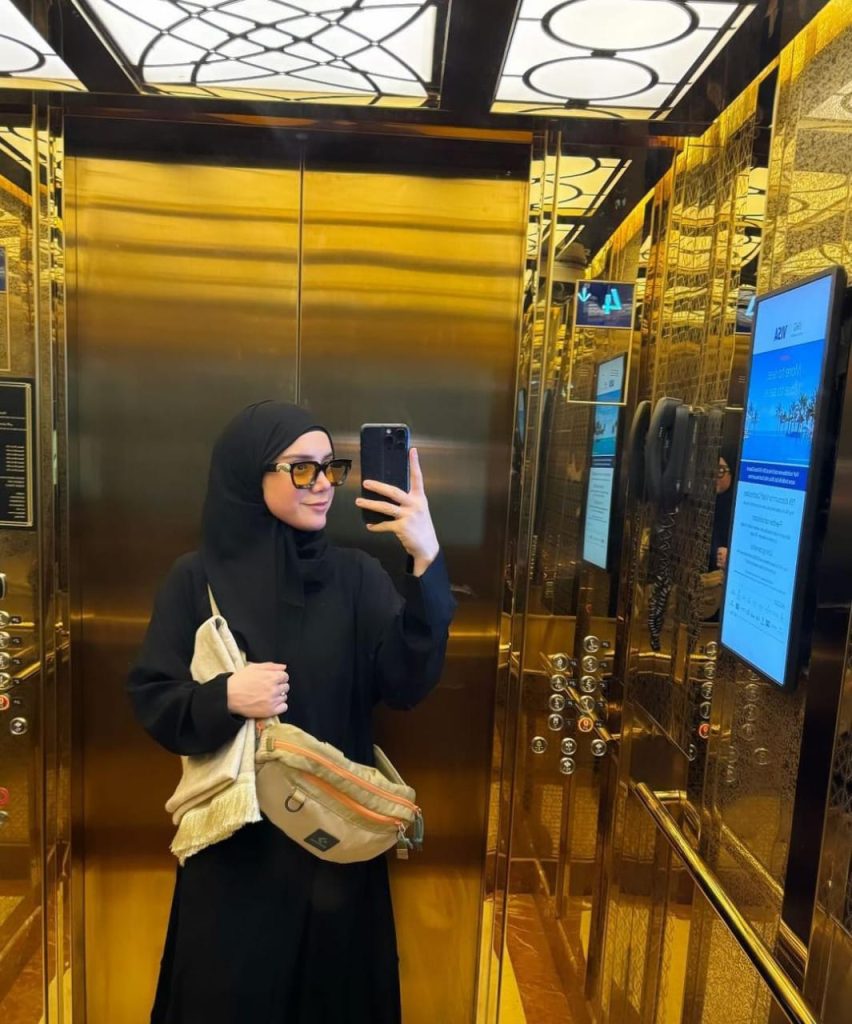رنا رئيس ترتدي الحجاب وتخطف أنظار متابعيها 2