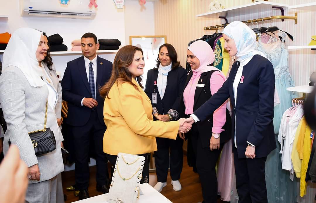 وزيرة الهجرة تزور مستشفى بهية لعلاج سرطان الثدي بالهرم 2