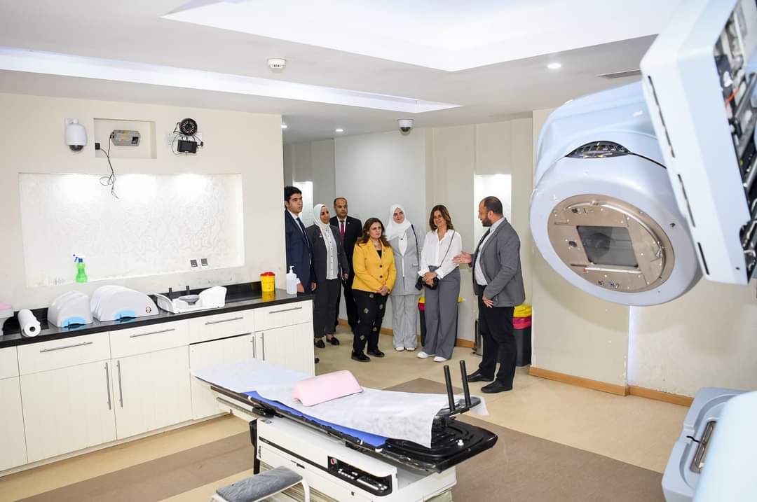 وزيرة الهجرة تزور مستشفى بهية لعلاج سرطان الثدي بالهرم 4
