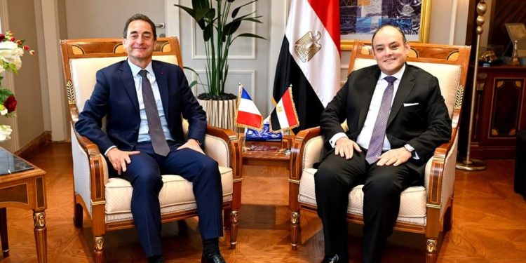 السفير الفرنسي بالقاهرة: مصر محور صناعي وتصديري رئيسي بمنطقة الشرق الأوسط وأفريقيا 1