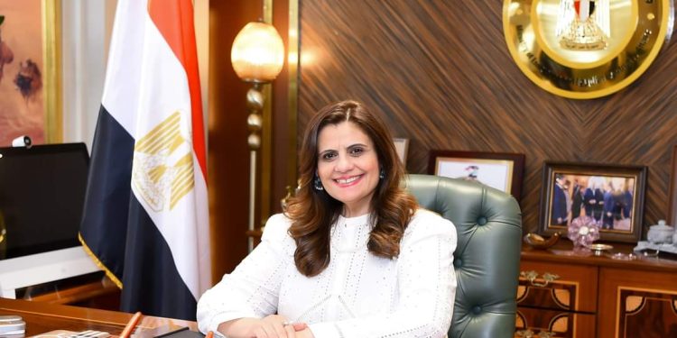 ردًا على استفسارات المصريين بالخارج.. وزيرة الهجرة: 28 أبريل الجاري نهاية "مبادرة السيارات" 1
