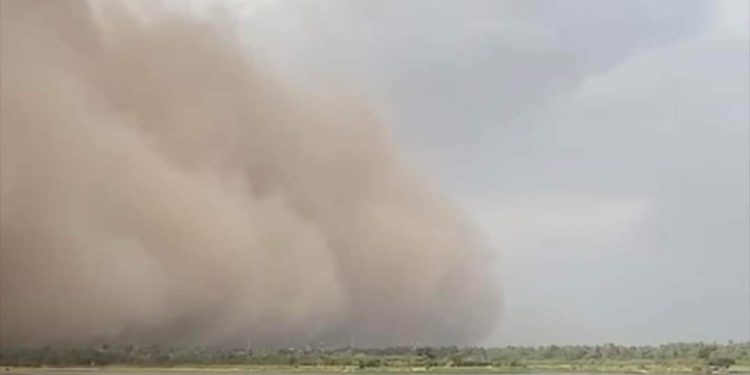 بسبب العاصفة.. مصرع شخصين وإصابة ثالث بعد سقوط سور بلكونة بأسوان 1