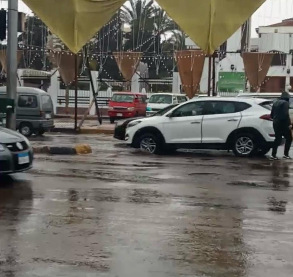 يحدث الآن.. أمطار غزيرة ثلجية تضرب الإسكندرية وتجبر المواطنين لعدم الخروج (صور) 4
