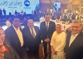 رئيس مجلس الشيوخ والنائبة سحر صدقي وبعض القيادات الحزبية خلال الحفل