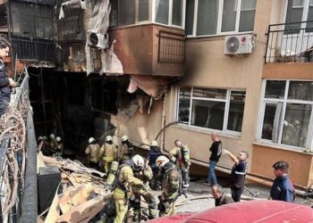 حريق هائل يجتاح مركز ترفيهي في إسطنبول 1