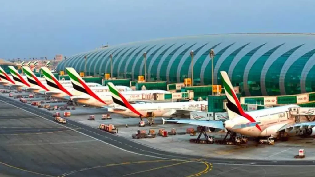 رسالة هامة من مطار دبي للمسافرين بعد إلغاء 150 رحلة بسبب سوء الطقس 2