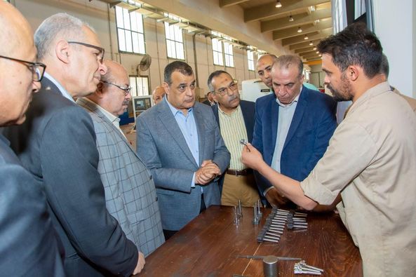 وزير الإنتاج الحربي في جولة مفاجئة لشركة أبو زعبل للصناعات المتخصصة 2