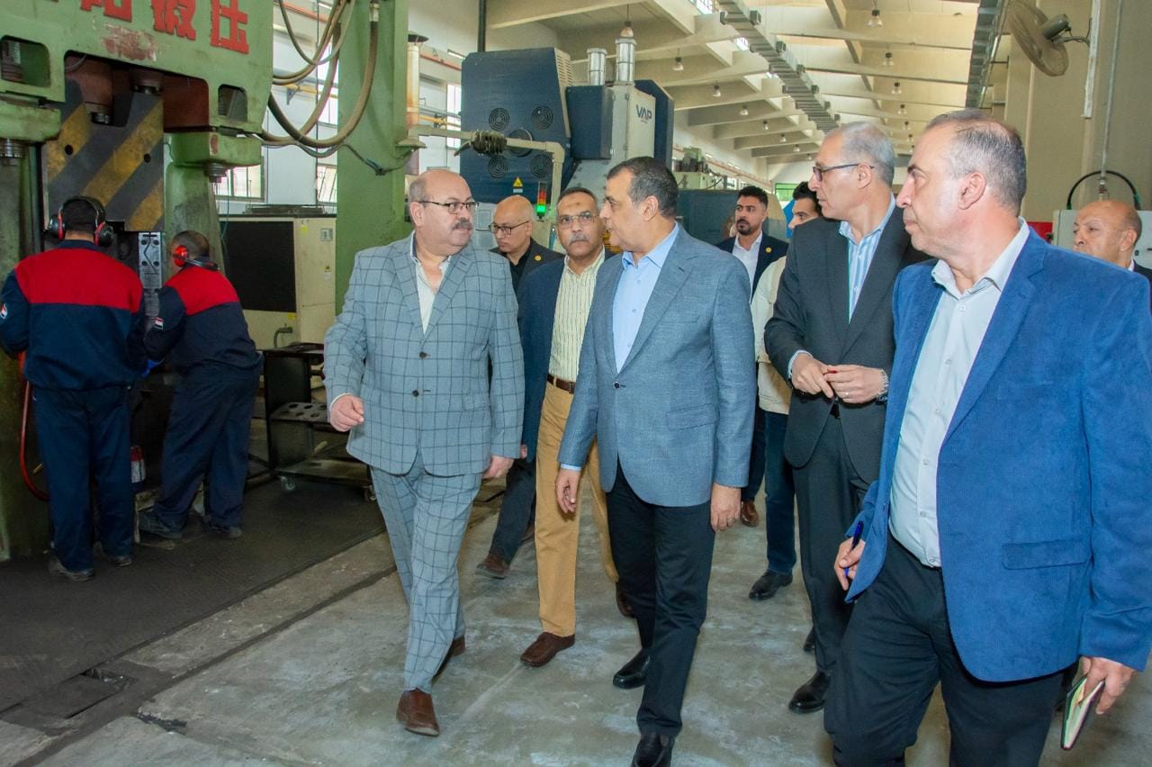 وزير الإنتاج الحربي في جولة مفاجئة لشركة أبو زعبل للصناعات المتخصصة 3