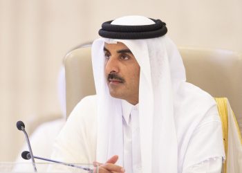أمير قطر يقدم التعازي في وفاة الرئيس الإيراني ووزير الخارجية 4