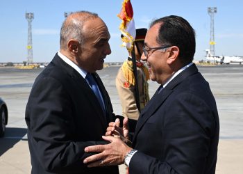رئيس الوزراء يستقبل نظيره الأردني في مطار القاهرة الدولي 14