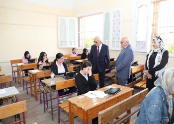 وزير التربية والتعليم ومحافظ بورسعيد يتفقدان امتحانات الصف الثاني الثانوي 2