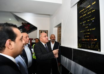 اللواء أشرف الداودي يفتتح مركز معلومات شبكات المرافق بمحافظة قنا 1