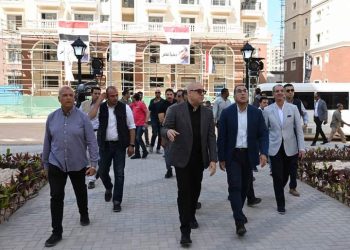 رئيس الوزراء يتفقد التجمع العمراني "صوارى" بمنطقة غرب كارفور 6