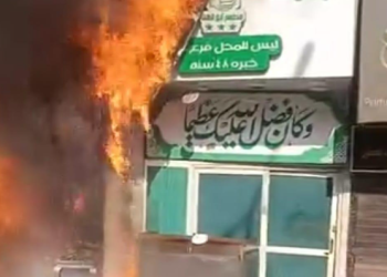 اندلاع حريق بمطعم شهير بشبرا الخيمة.. والحماية المدنية تسيطر 6
