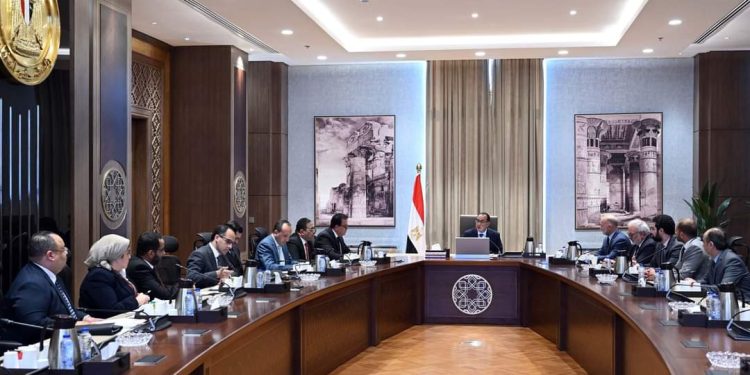 مدبولي يتابع جهود إنشاء المركز القومي الفرنسي لعلاج الأورام في مصر 1