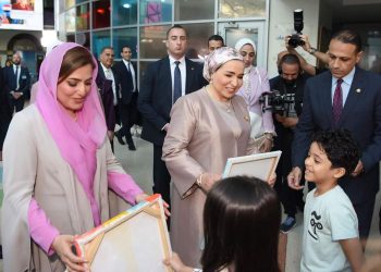بالصور.. انتصار السيسي وحرم سلطان عمان في زيارة لمستشفى 57357 لعلاج سرطان الأطفال 2
