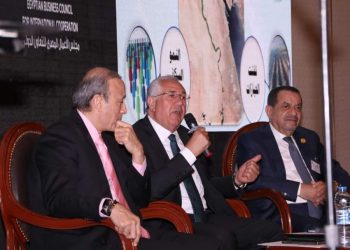 وزير الزراعة: الأراضي الزراعية في مصر محدودة والأغلبية المالكة هي القطاع الخاص 1