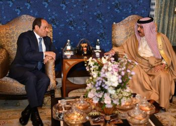 بالصور.. العاهل البحريني يستقبل الرئيس السيسي في المنامة 4